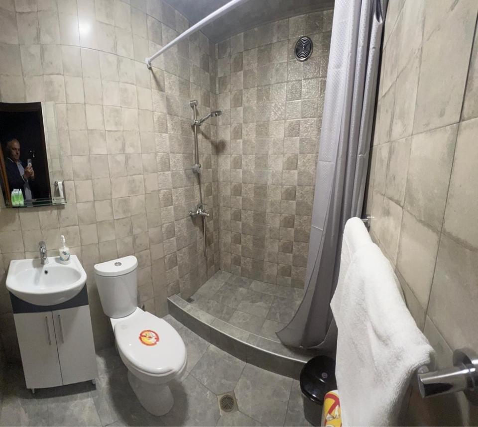 Enigma Hostel Yerevan Ngoại thất bức ảnh
