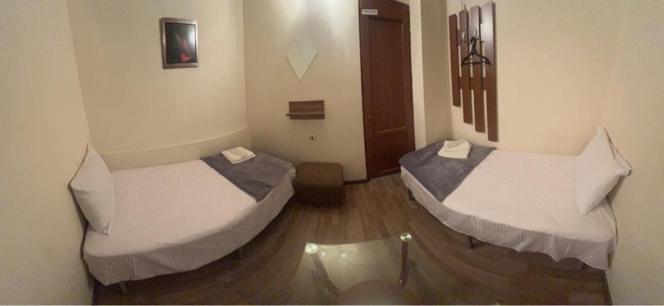 Enigma Hostel Yerevan Ngoại thất bức ảnh