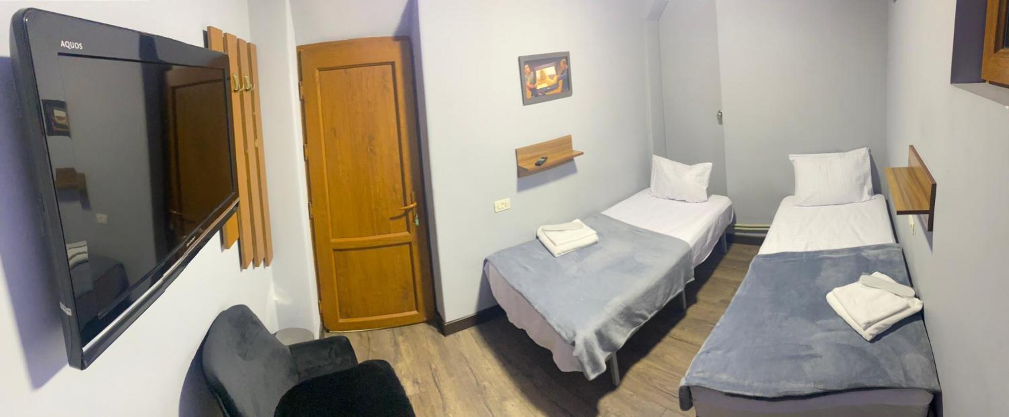Enigma Hostel Yerevan Ngoại thất bức ảnh
