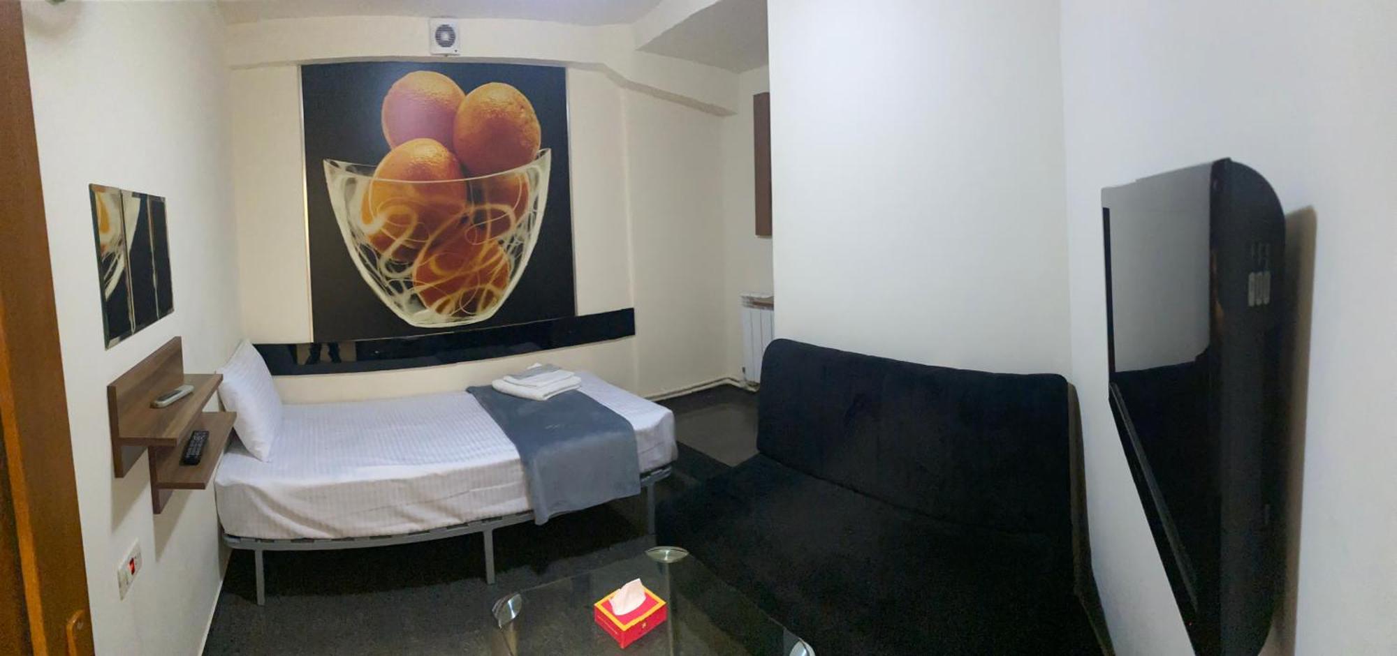 Enigma Hostel Yerevan Ngoại thất bức ảnh