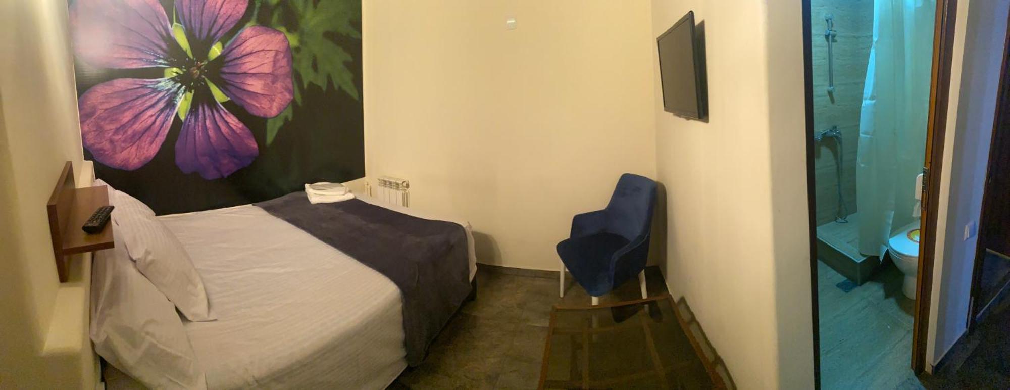 Enigma Hostel Yerevan Ngoại thất bức ảnh